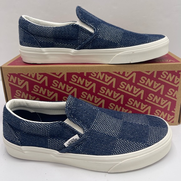 Vans Shoes - Vans WMNS Classic Slip-On
Denim Check Navy
VN0A2Z41NVY Classic Slip-On Sneakers